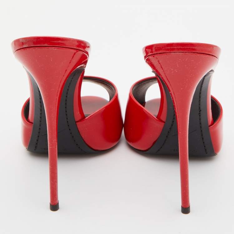 Pre Owned Giuseppe Zanotti Red Patent Leather Slide Sandals Size 40