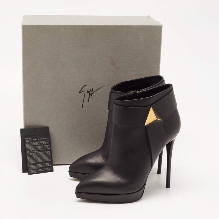 Pre Owned Giuseppe Zanotti Black Leather Emy Stud Ankle Boots Size 41