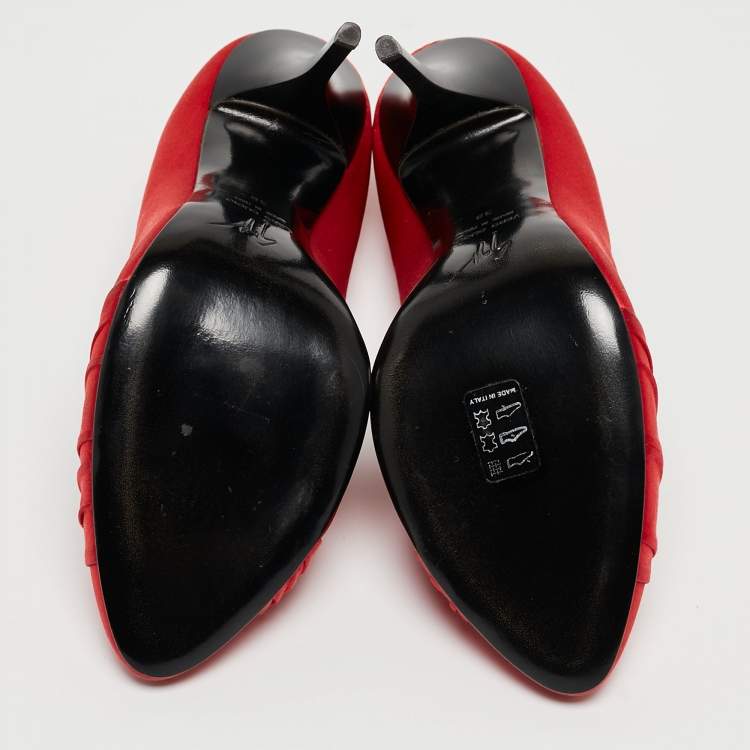 Pre Owned Giuseppe Zanotti Red Satin Round Toe Pumps Size 38 