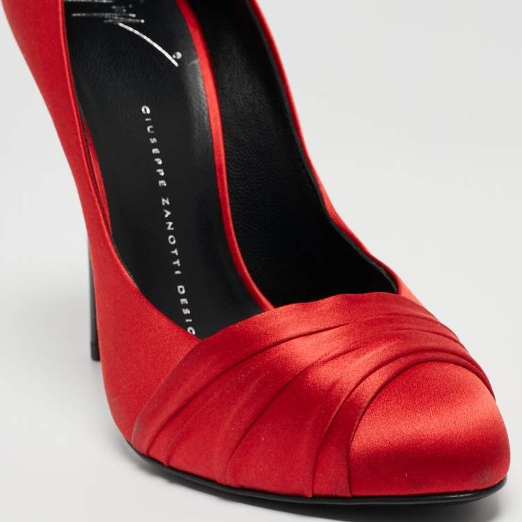 Pre Owned Giuseppe Zanotti Red Satin Round Toe Pumps Size 38 