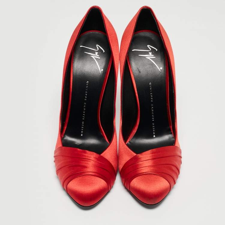 Pre Owned Giuseppe Zanotti Red Satin Round Toe Pumps Size 38 
