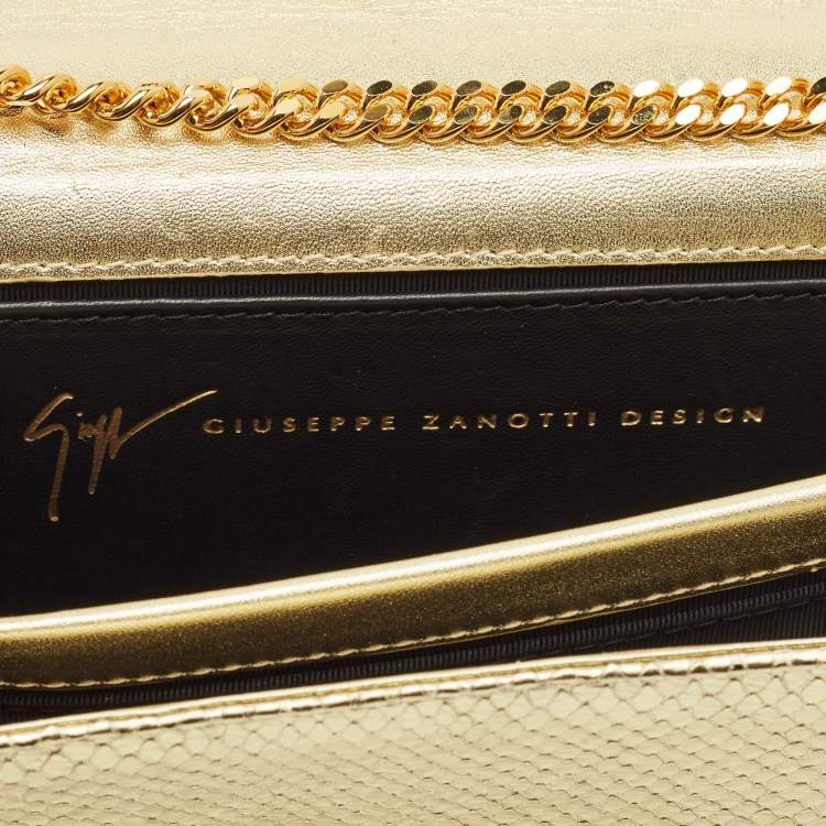 Pre Owned حقيبة كلتش جوسيبي زانوتي جلد بنقشة جلد الثعبان الذهبي بغطاء وشعار وسلسلة