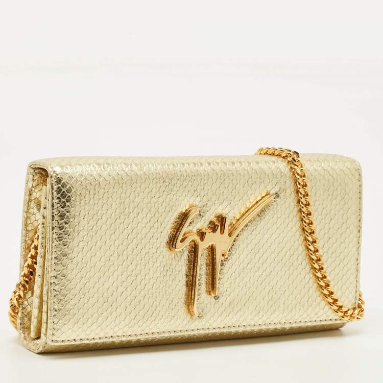 Pre Owned حقيبة كلتش جوسيبي زانوتي جلد بنقشة جلد الثعبان الذهبي بغطاء وشعار وسلسلة