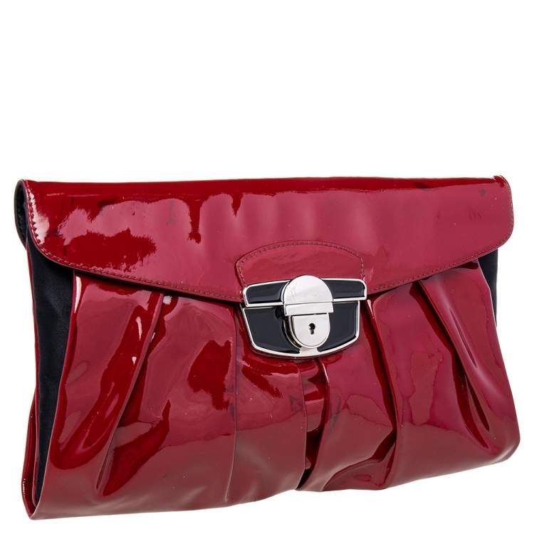 Pre Owned Giuseppe Zanotti Red/Black Satin And Pleated Patent Leather Flap Clutch