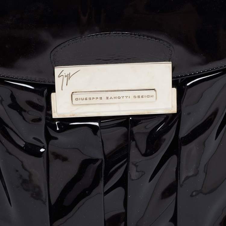 Pre Owned Giuseppe Zanotti Black Pleated Patent Leather Flap Clutch