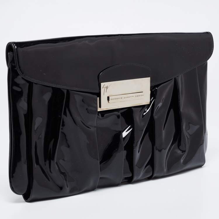 Pre Owned Giuseppe Zanotti Black Pleated Patent Leather Flap Clutch