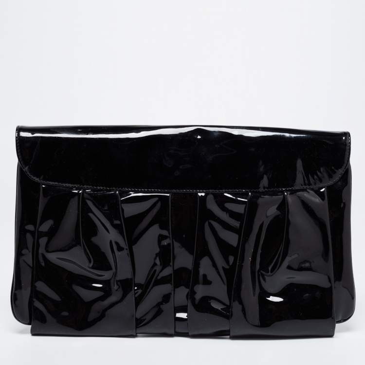 Pre Owned Giuseppe Zanotti Black Pleated Patent Leather Flap Clutch