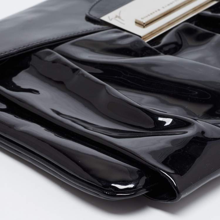 Pre Owned Giuseppe Zanotti Black Pleated Patent Leather Flap Clutch