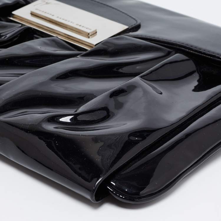 Pre Owned Giuseppe Zanotti Black Pleated Patent Leather Flap Clutch