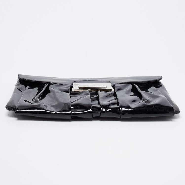 Pre Owned Giuseppe Zanotti Black Pleated Patent Leather Flap Clutch