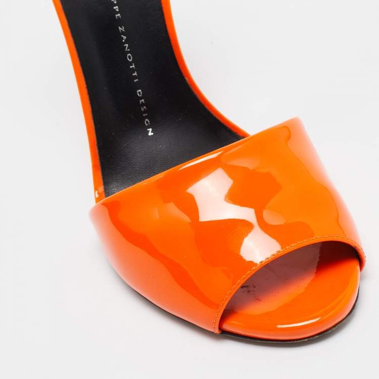 مملوكة مسبقًا Giuseppe Zanotti Orange Patent Leather Ankle Strap Sandals Size 39