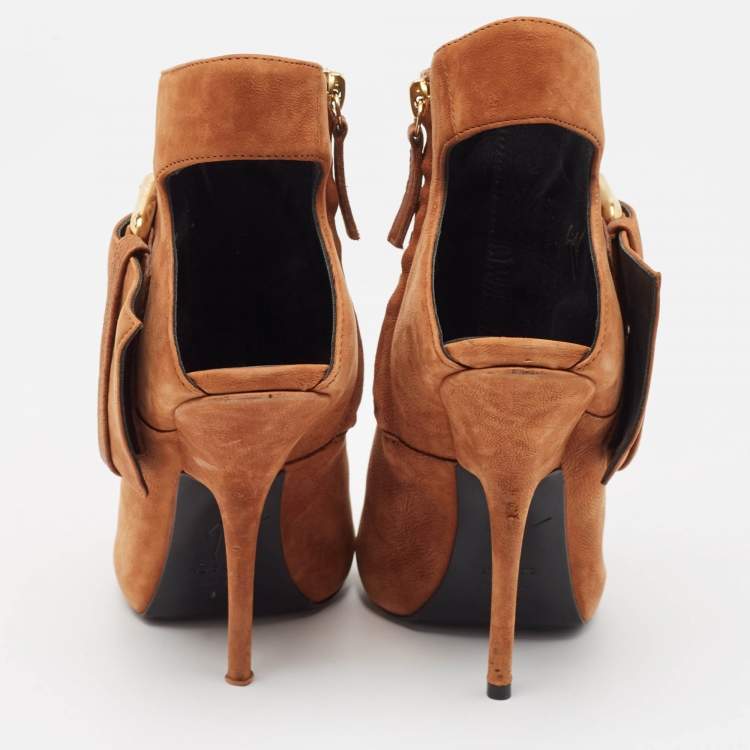 Pre Owned Giuseppe Zanotti Brown Nubuck Leather Buckle Detail Ankle Length Boots Size 37.5
