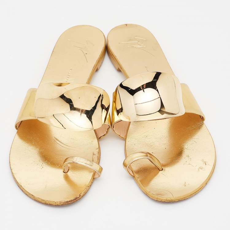 Pre Owned Giuseppe Zanotti Gold Leather Toe Ring Flat Slides Size 39