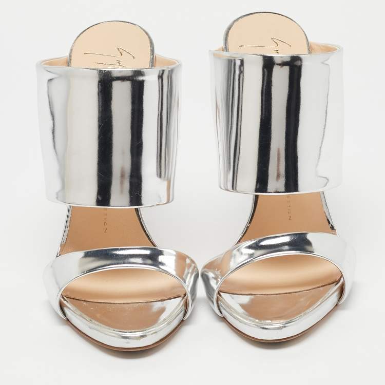 Pre Owned Giuseppe Zanotti Silver Leather Andrea Sandals Size 39