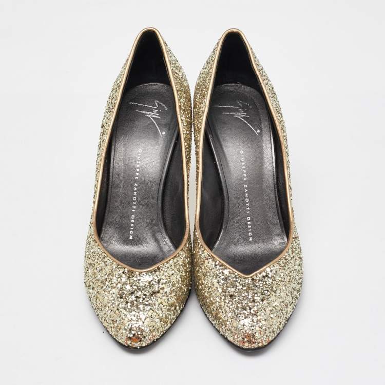 Pre Owned Giuseppe Zanotti Gold Glitter Round Toe Pumps Size 39.5