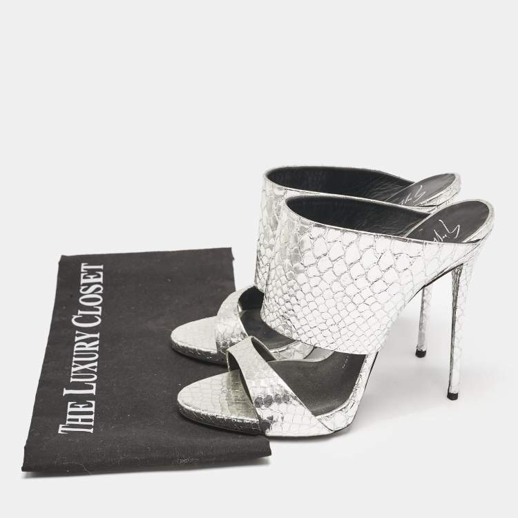 Pre Owned Giuseppe Zanotti Silver Snakeskin Embossed Leather Andrea Sandals Size 39