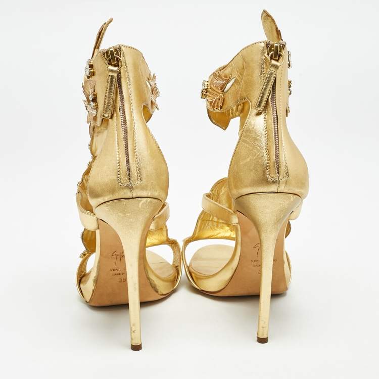 Pre Owned Giuseppe Zanotti Gold Leather Embellished Coline Sandals Size 39