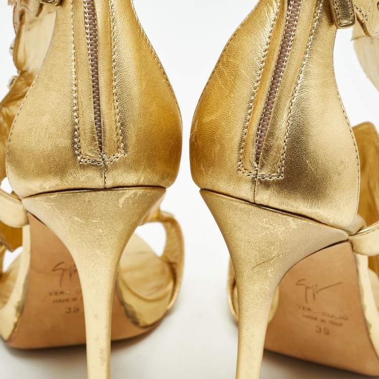 Pre Owned Giuseppe Zanotti Gold Leather Embellished Coline Sandals Size 39