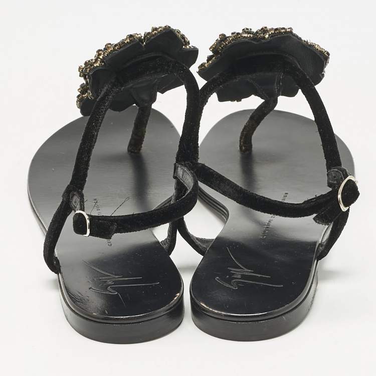 مملوكة مسبقًا Giuseppe Zanotti Black Velvet Crystal Embellished Flower Flat Thong Sandals Size 36