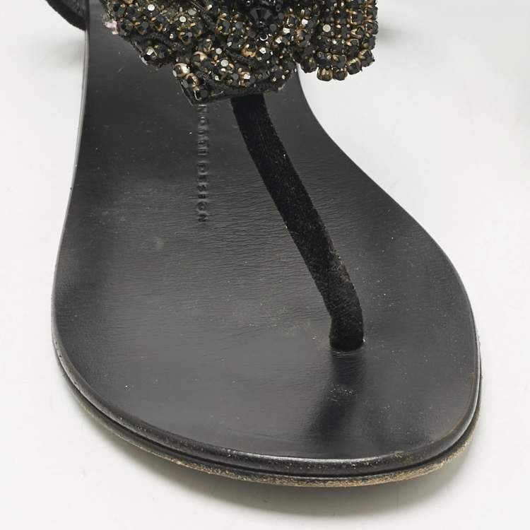 مملوكة مسبقًا Giuseppe Zanotti Black Velvet Crystal Embellished Flower Flat Thong Sandals Size 36