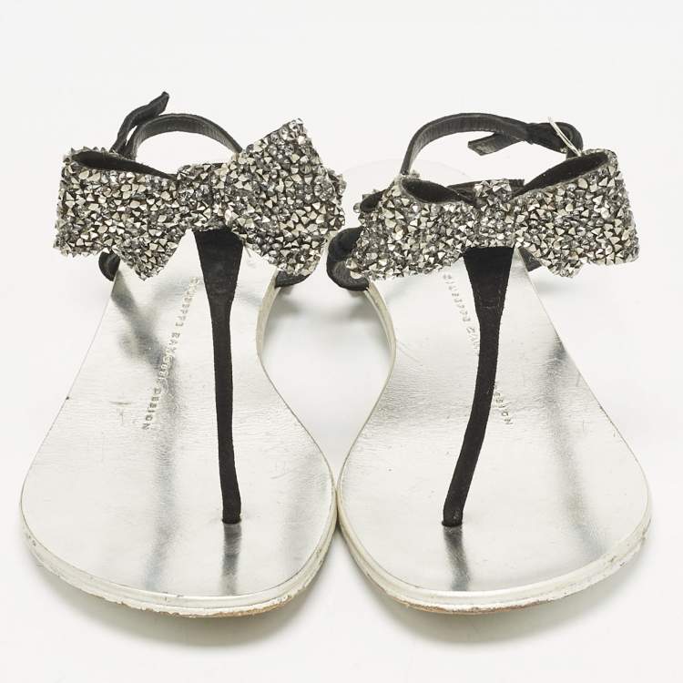 مملوكة مسبقًا Giuseppe Zanotti Black Suede Crystal Bow Thong Flat Sandals Size 36
