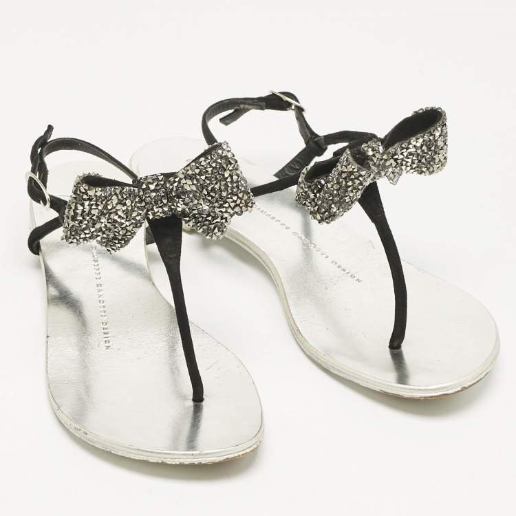 مملوكة مسبقًا Giuseppe Zanotti Black Suede Crystal Bow Thong Flat Sandals Size 36