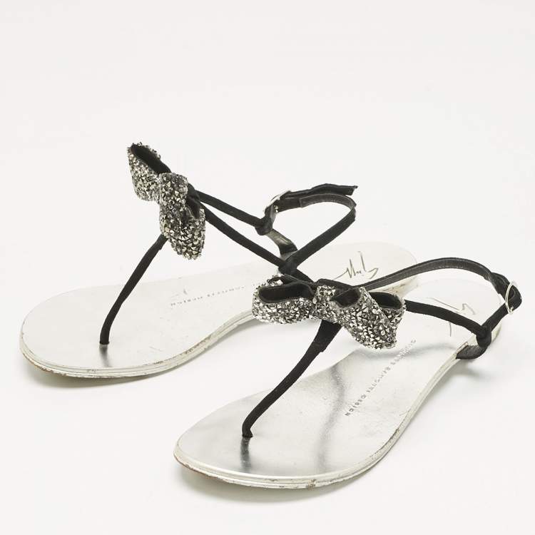مملوكة مسبقًا Giuseppe Zanotti Black Suede Crystal Bow Thong Flat Sandals Size 36