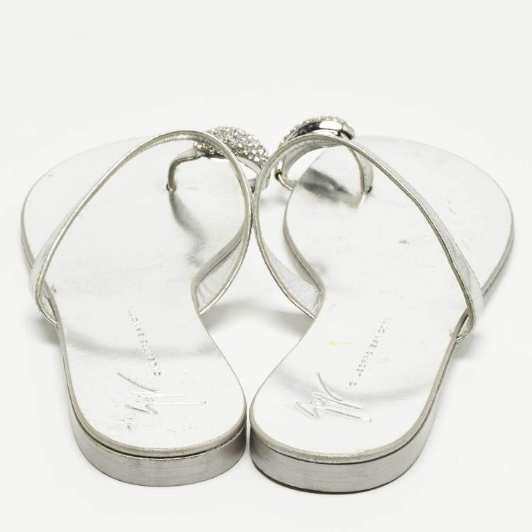 Pre Owned Giuseppe Zanotti Silver Leather Crystal Embellished Toe Ring Flat Sandals Size 38