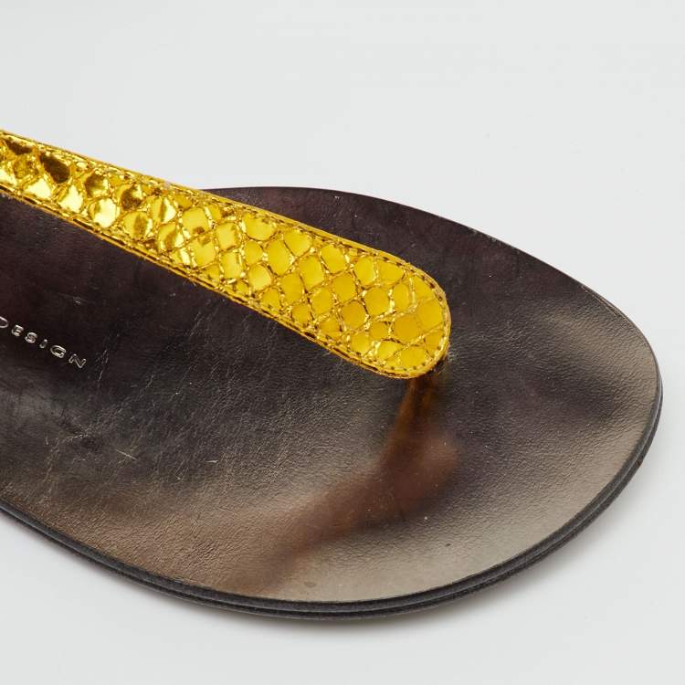 Pre Owned Giuseppe Zanotti Metallic Yellow/Grey Python Embossed Leather Flat Thong Sandals Size 36