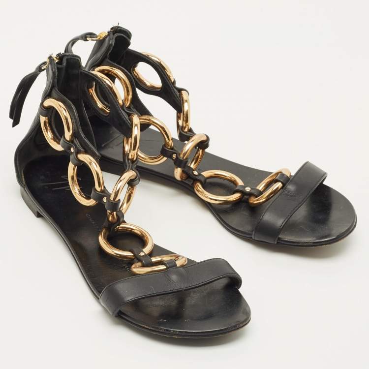 مملوكة مسبقًا Giuseppe Zanotti Size 36 Black Leather and Metal T Strap Flat Sandals