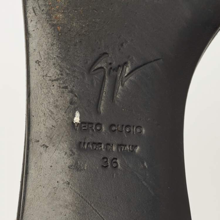 مملوكة مسبقًا Giuseppe Zanotti Size 36 Black Leather and Metal T Strap Flat Sandals