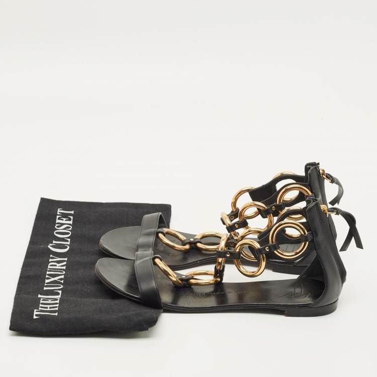 مملوكة مسبقًا Giuseppe Zanotti Size 36 Black Leather and Metal T Strap Flat Sandals