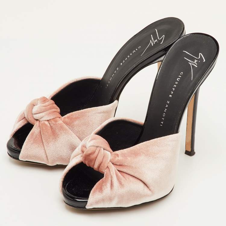 مملوكة مسبقًا Giuseppe Zanotti Size 35 Light Pink Knotted Velvet Slide Sandals 
