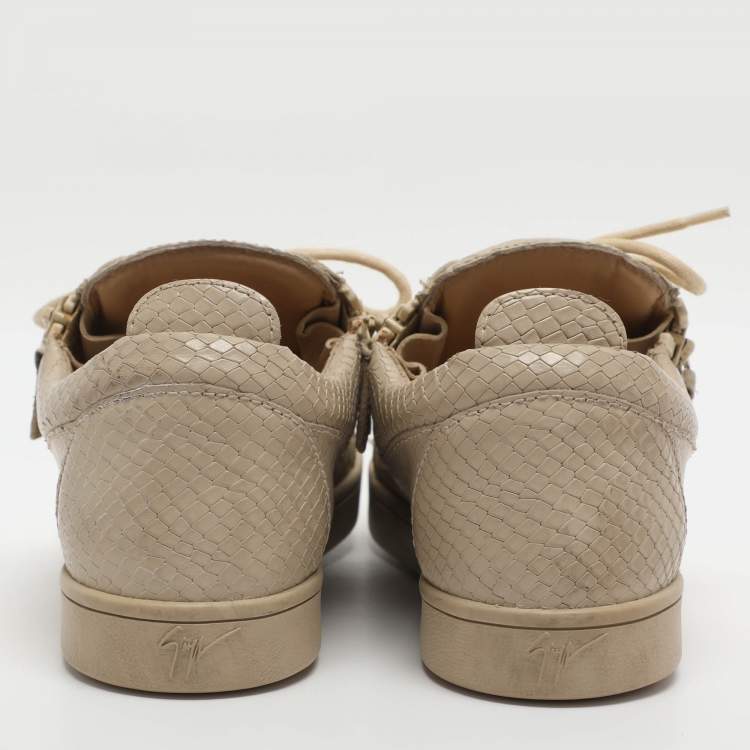 مملوكة مسبقًا Giuseppe Zanotti Size 39.5 Beige Python Embossed Leather Zip Low Top Sneakers