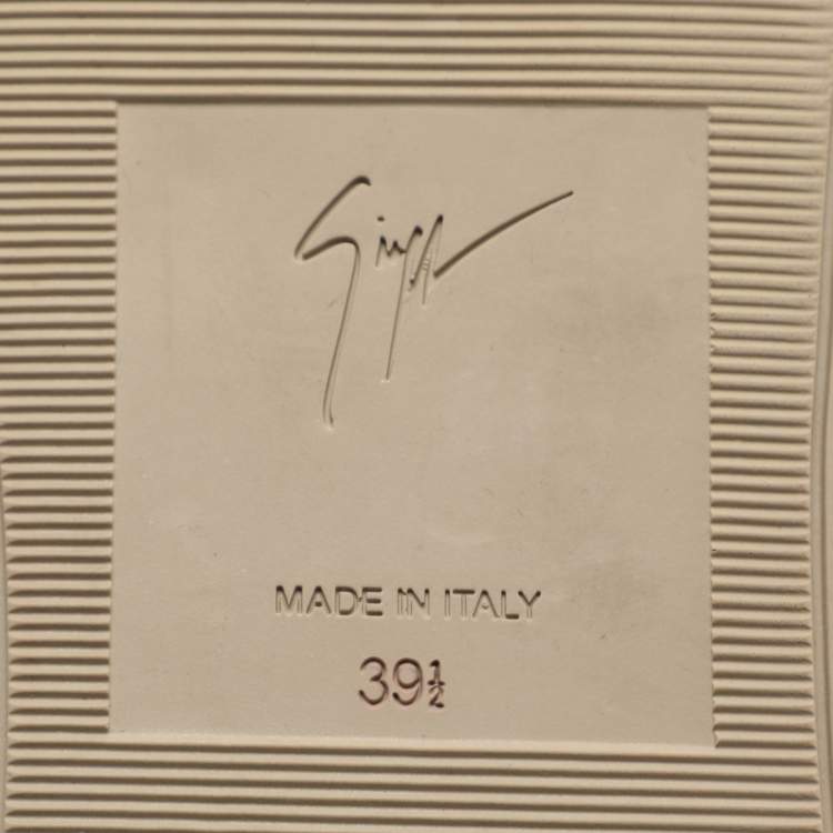 مملوكة مسبقًا Giuseppe Zanotti Size 39.5 Beige Python Embossed Leather Zip Low Top Sneakers