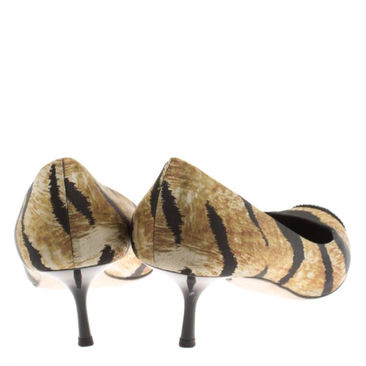 مملوكة مسبقًا Giuseppe Zanotti Beige/Black Printed Satin Crystal Embellished Cap Toe Pumps Size 38