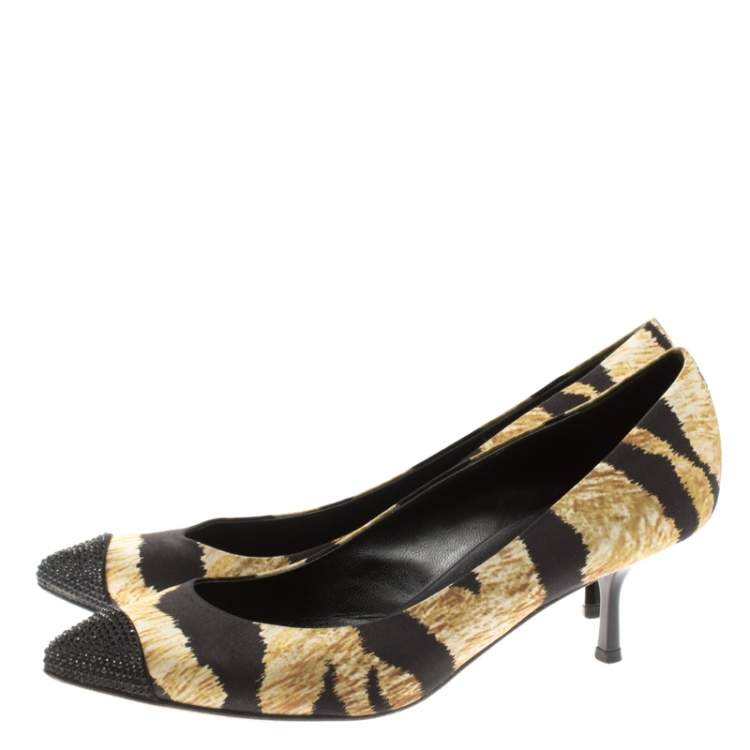 مملوكة مسبقًا Giuseppe Zanotti Beige/Black Printed Satin Crystal Embellished Cap Toe Pumps Size 38