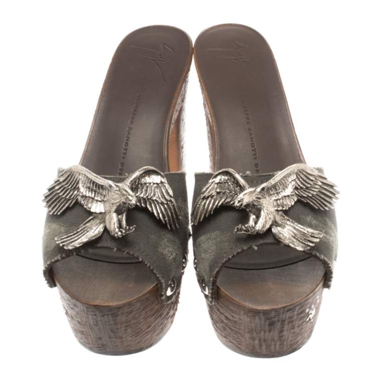 Pre Owned Giuseppe Zanotti Grey Canvas Eagle Embellished Saboot Platform Slides Size 38.5