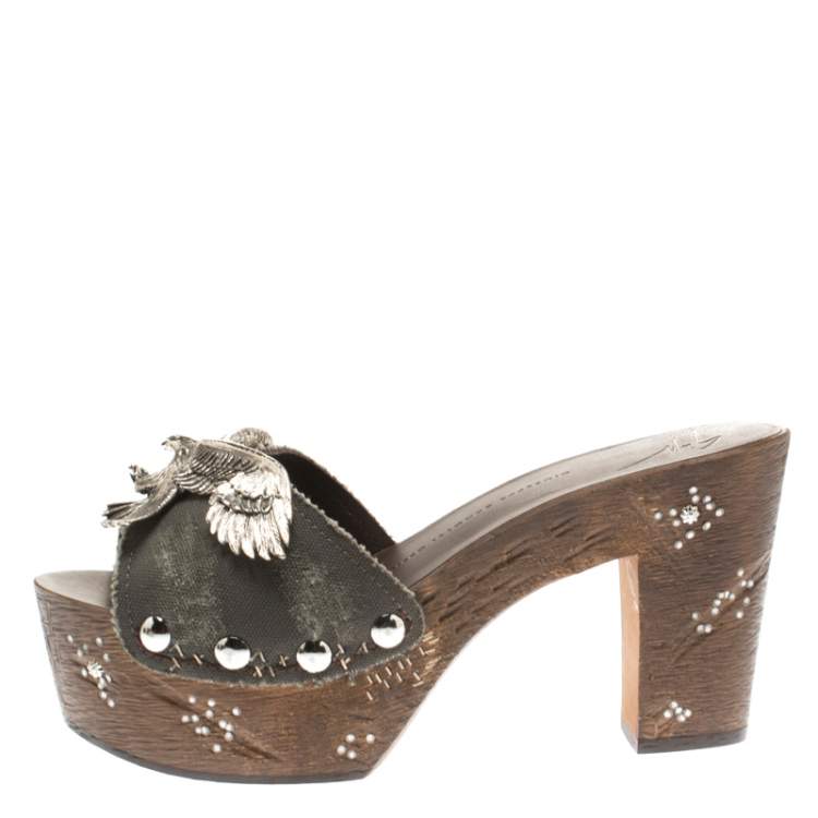 Pre Owned Giuseppe Zanotti Grey Canvas Eagle Embellished Saboot Platform Slides Size 38.5
