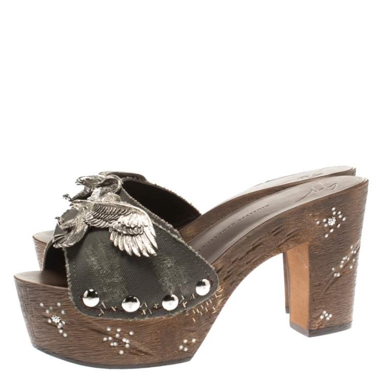 Pre Owned Giuseppe Zanotti Grey Canvas Eagle Embellished Saboot Platform Slides Size 38.5