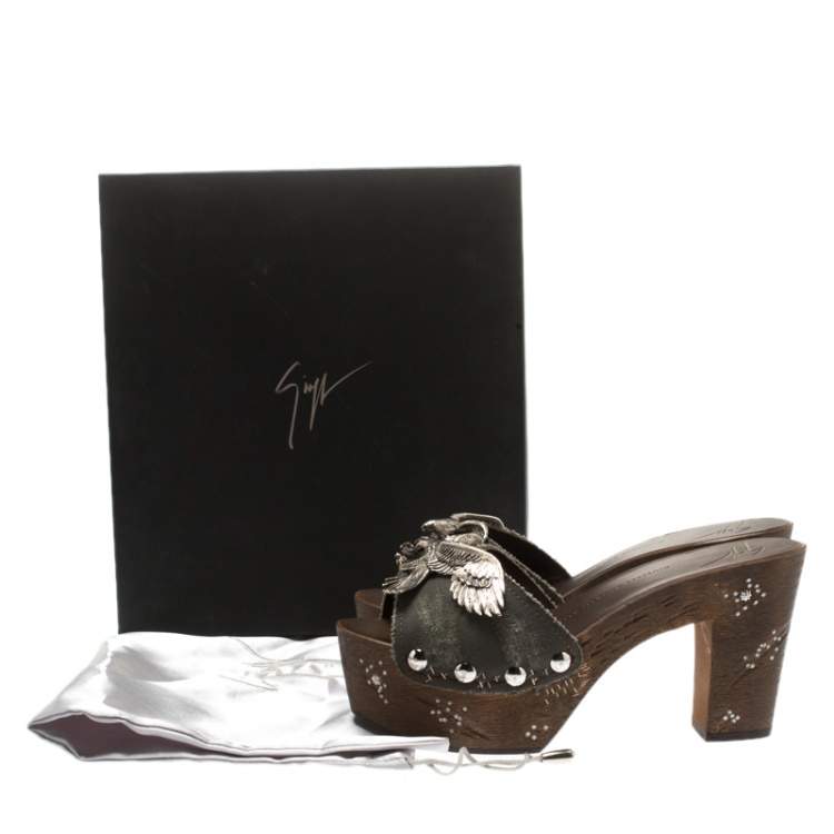 Pre Owned Giuseppe Zanotti Grey Canvas Eagle Embellished Saboot Platform Slides Size 38.5