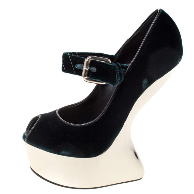 Pre Owned Giuseppe Zanotti Dark Green Velvet Buckle Strap Sculpted Wedge Pumps Size 38 