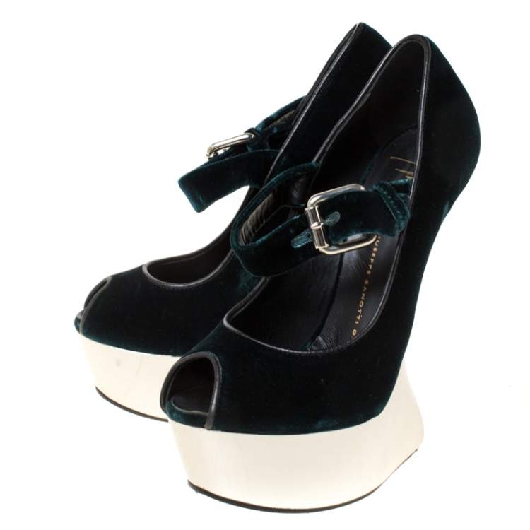 Pre Owned Giuseppe Zanotti Dark Green Velvet Buckle Strap Sculpted Wedge Pumps Size 38 