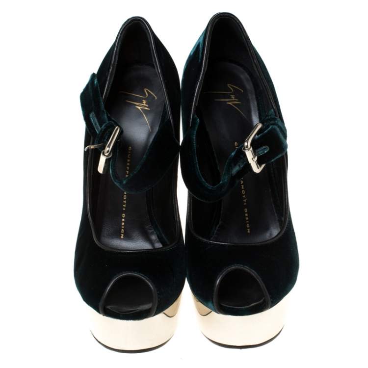 Pre Owned Giuseppe Zanotti Dark Green Velvet Buckle Strap Sculpted Wedge Pumps Size 38 