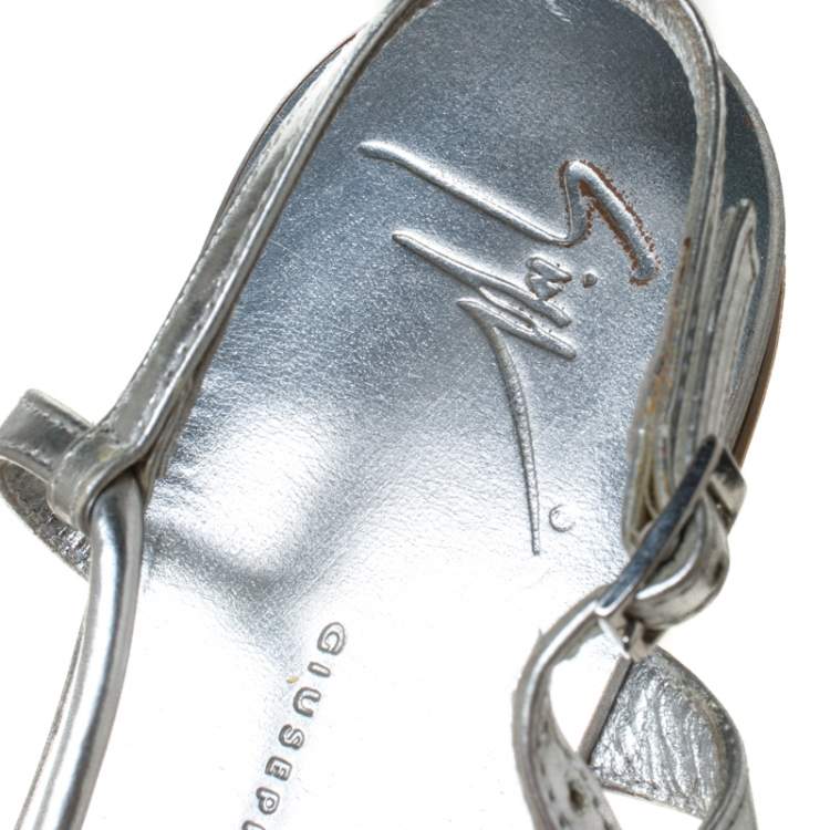 Pre Owned Giuseppe Zanotti Metallic Silver Leather Satin Rose Appliquè Flat Thong Sandals Size 37.5