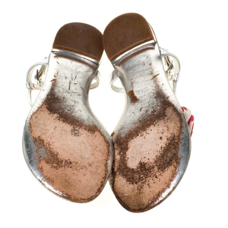 Pre Owned Giuseppe Zanotti Metallic Silver Leather Satin Rose Appliquè Flat Thong Sandals Size 37.5