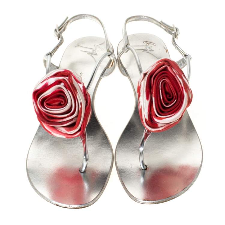 Pre Owned Giuseppe Zanotti Metallic Silver Leather Satin Rose Appliquè Flat Thong Sandals Size 37.5