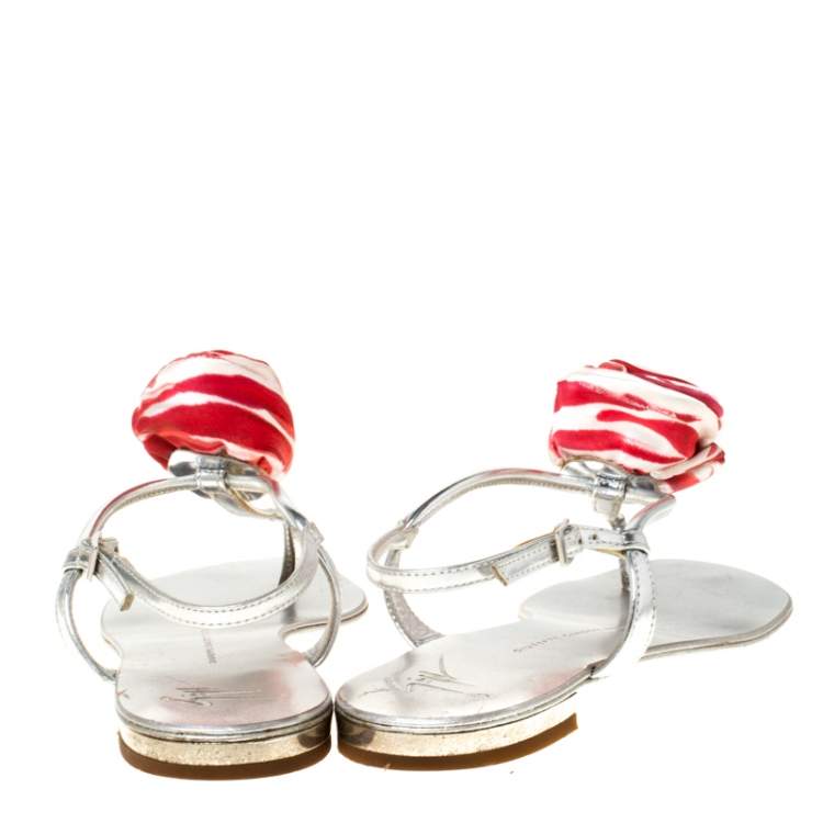 Pre Owned Giuseppe Zanotti Metallic Silver Leather Satin Rose Appliquè Flat Thong Sandals Size 37.5