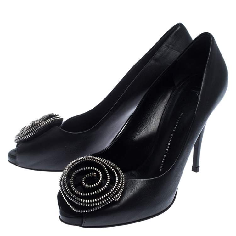مملوكة مسبقًا Giuseppe Zanotti Black Leather Flower Detail Peep Toe Pumps Size 41.5