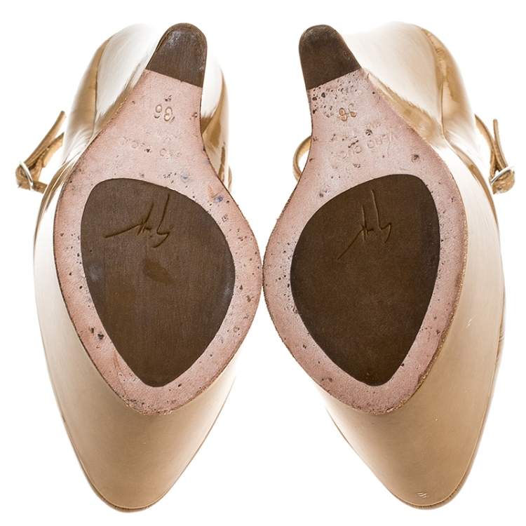 مملوكة مسبقًا Giuseppe Zanotti Tan Patent Leather Ankle Strap Platform Wedge Pumps Size 36